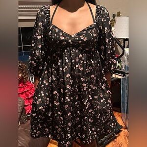 Elegant Black Floral Dress with Puff Sleeves